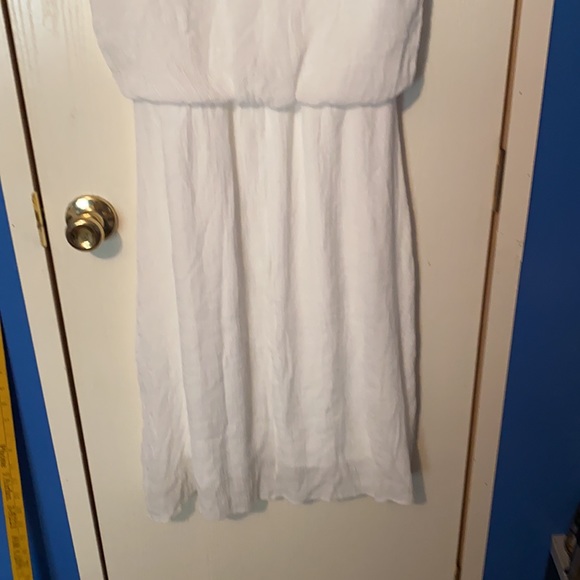White lined dress - Picture 5 of 8